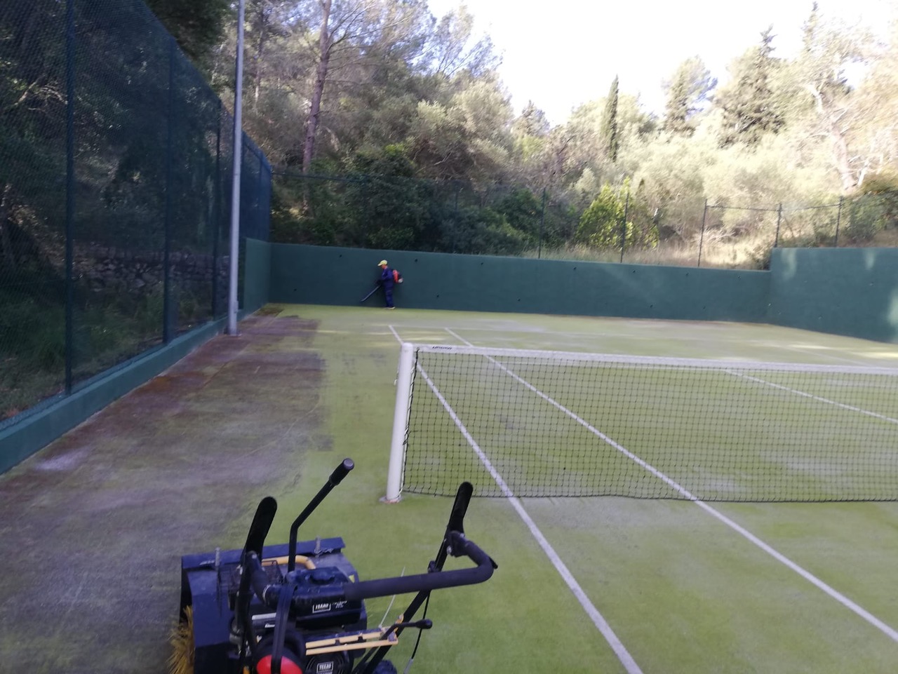 Antes y después pista de tenis